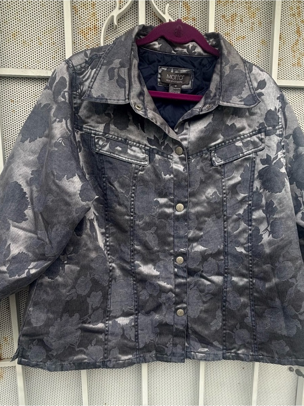 Motto 1X silver Floral Denim Jacket Snap Front Quilted Lining NWOT Plus Size